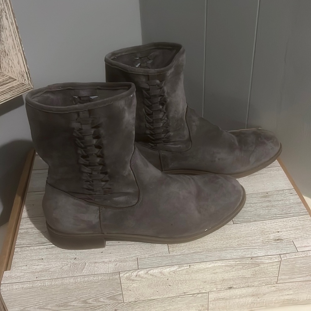 DOLCE by Mojo Moxy Grey Suede Leather Chelsea Ankle Boots Women's 10.